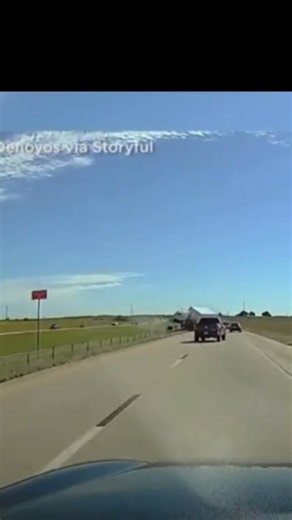 18-wheeler overturns on Oklahoma highway