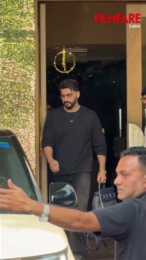 Arjun Kapoor and Khushi Kapoor were snapped at the airport