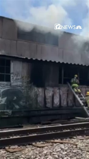 Crews battle commercial building fire in Phoenix