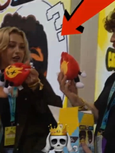 caylus and kiera opening mystery box.