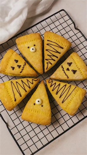 Have pumpkin? You NEED to try this bread ! 🎃🔥