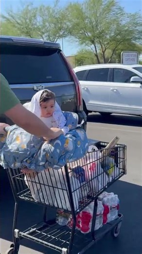 Grocery run with Lil Z, forgot his hat in the car.☀️😓