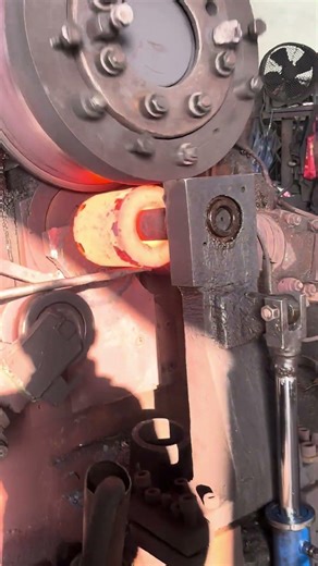 Inside the forging factory This Forging Process Shows True Worker Dedication #forging #machine