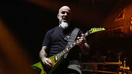 Scott Ian says he used to play online poker during Anthrax shows