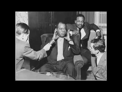 Louis Armstrong practices speaking Russian - Луи Армстронг говорит по-русски