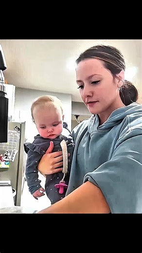 Amazing Reactions of Other Babies