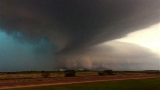Video More Than 25 Tornadoes Pummel Midwest