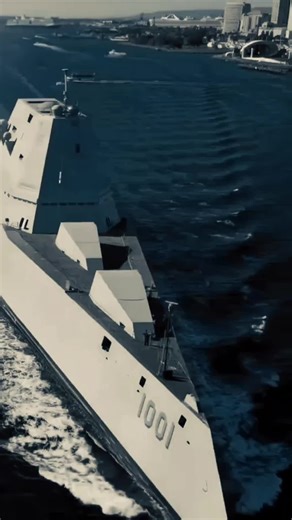 USS Zumwalt (DDG-1000) adalah kapal perusak (destroyer) siluman tercanggih dengan sistem tempur Aegis milik Angkatan Laut Amerika Serikat (US Navy), terkenal karena desainnya yang sangat rendah radar (mirip perahu nelayan), ukuran besar, sistem propulsi terintegrasi, dan awalnya dirancang untuk serangan darat dengan meriam khusus yang kini diganti rudal hipersonik untuk peperangan laut. Spesifikasi utamanya meliputi kemampuan siluman, ukuran masif (terbesar di kelasnya), dan teknologi canggih se