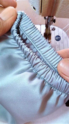 The Best Way to Sew Elastic Sleeves #sewing #sleevesdesign #sewingtips