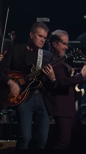 ELO Covers Chuck Berry “Roll Over Beethoven” at Rock Hall 2017
