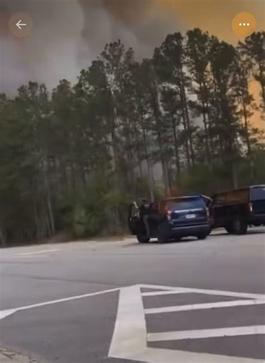 🚨🇺🇸#BREAKING | NEWS ⚠️The Brantley Highway 82 Fire has jumped the containment line and has now burned over 1500 acres and is at 0% contained which has caused evacuations for the area.There are hundreds of wildfires burning in Florida and Georgia at this time due to a severe drought. You can see on the Watch Duty Map how many fires are burning at this time they have called in the National Guard to help out.