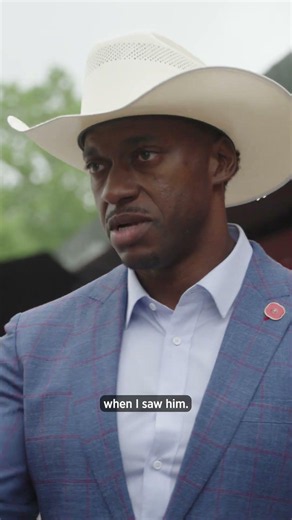 RGIII Visits the Poppy Wall of Honor | USAA