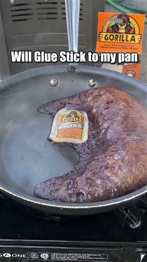 Will super glue stick to my pan #satisfying #cookinghack #kitchen