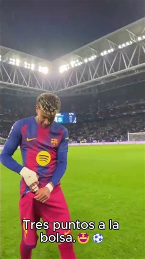 Lamin Yamal con tres puntos a la bolsa 🤩⚽ (vía: FCBarcelona/IG) #barcelona #lamineyamal #laliga