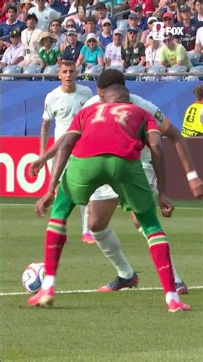 Kylian Mbappé with a finish of the highest order 🇫🇷