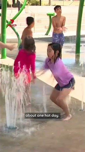 Sydneysiders seek refuge from scorching weather during heatwave