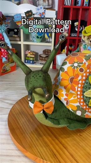 Lisa Pay on Instagram: "STORYBOOK SNAIL 🐌 pattern is available with step by step tutorial #snail #sewing #sewinginspiration #sewingpattern #pdfpatterm #sewingtutorial"