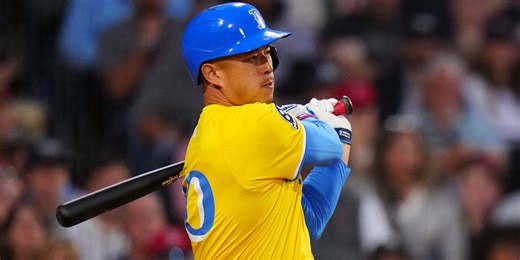 Mariners sign lefty masher Refsnyder to 1-year deal