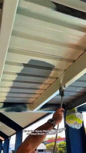Professional RoofSteel Spray Painting Proces Using AirlessPaint Sprayer Industrial ProtectiveCoating
