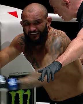 How did he survive this knockdown 😱 Ratchasiesan faces Uzair Ismoiljonov at ONE Friday Fights 147!