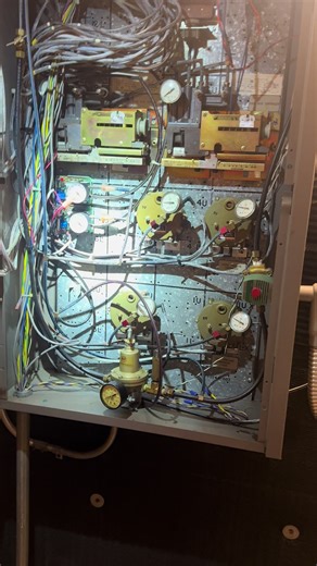 Part 4 lesson 4 is out now! Coming back to the main controls for a floor to explain how the pneumatics are run and regulated a bit. We have a few more videos to go to completing our pneumatic series. Enjoy! #fyp #hvac #pneumatic #airconditioning #hvactech
