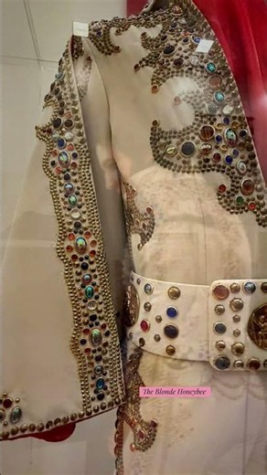 Up Close with Elvis Presley’s 1974 Concert Jumpsuit 💙⚡