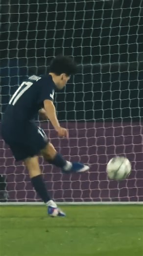 If it’s outside the box, it’s Vitinha | PSG - Paris Saint-Germain