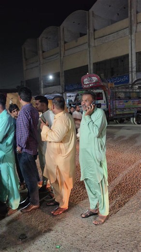 Rafiq Niazi Sea Food Karachi - Popular Seafood Spot