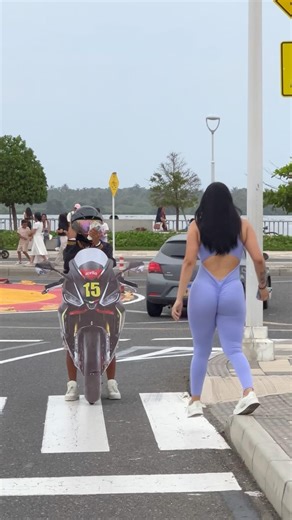 La moto 🏍️ f@lsa #funny