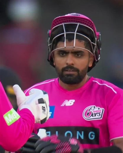 Crucial runs. Crucial win. Without Babar Azam's 58*, the Sydney Sixers wouldn't have defeated the Melbourne Renegades! #BBL15 | BBL