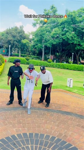 Learn the Phikoko Dance Moves with Bonnet Boy