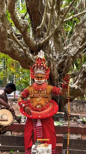 💥Muthappan🥺🙏..#parassinikadavu #muthappan #theyyam #kannur #shorts #shortsfeed #viral #tulunadu #red