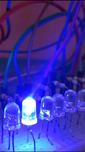 LED Chaser (Running Lights) using an ESP32