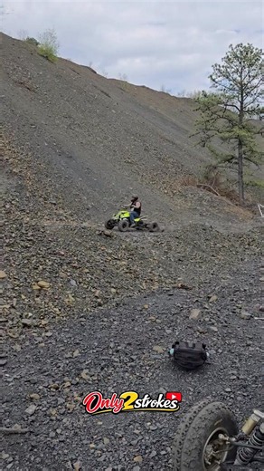 This 421 Banshee SCREAMS 🗣️ #2stroke #hillclimb #trailride