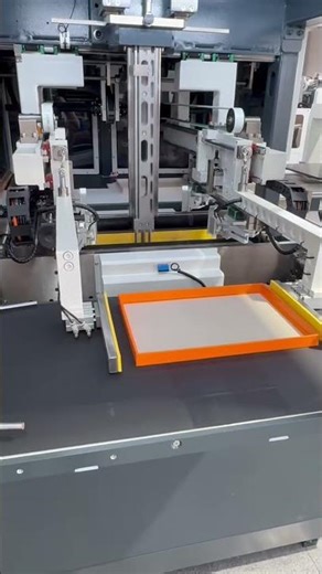 The fully automated gift box production line greatly increases output.