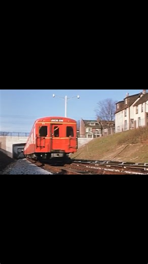 Do you remember the red subway trains? | Old Toronto Series