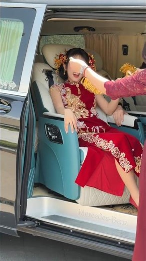 Emotional Chinese Wedding Moment ❤️ Bride’s Special Ritual Before Marriage #wedding #shorts