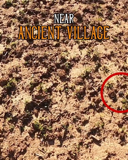 Slow metal detecting day turns into a fun walk for arrowheads, scanning rain washouts, spotting worked flint, and catching a beautiful find on camera. 👀🌾 #historyseekers #arrowheadhunting #arrowheads | History Seekers