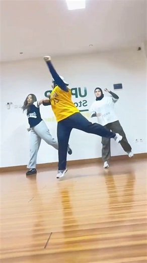 Backstreet Boys - Everybody (Backstreet’s Back) — from a choreography Class (Beginner Level)