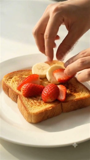 Easy French Toast with Fresh Fruit & Maple Syrup 🍓🍁 | Cozy Breakfast Recipe