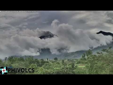 Weak ash emission seen at Kanlaon Volcano, plumes reach 300m | GMA Integrated News