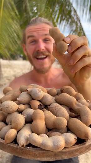 Top 3 fruits that are worth the hype! 🔥 Go to our STORIES now to see our daily life! #fruit #rawvegan #veganfood #foodie #foodporn