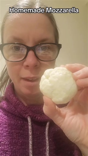 Homemade Mozzarella🧀👑 Not bad but don't think we can give up the day job just yet😂🧀👑 #cheesequeens #cheesemaking #mozzarella #cheese #makingcheese