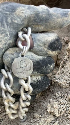 Amazing Find ⚒️ A Mysterious Jar Found Next #metaldetecting