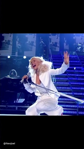 The Perfect Song: Christina Aguilera Sings “It’s a Man’s Man’s Man’s World” 🔥 | 2007 Grammys #Shorts