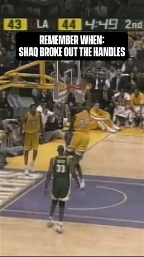 Shaq’s crossover had the arena rockin’ 🗣️ #lakers
