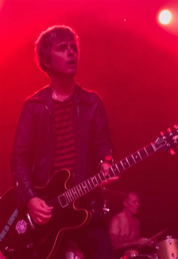 It's Billie Joe Armstrong! Fan Sees Him Live at Irving Plaza