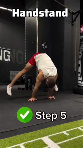 Handstand perfect form ✅[step by step] Movement #calisthenics #sports #fitness