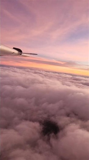 Pink skies from a cessna 208 ✈️😎 #aviation