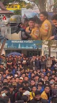 Students rally over fires in Indonesia's South Kalimantan
